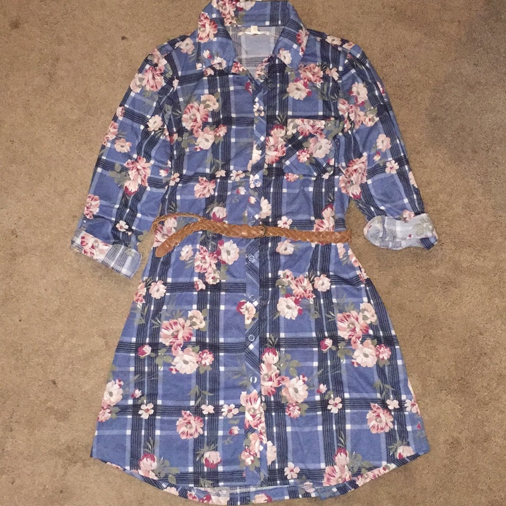3/$28💕   🚨NWT! 🚨 Cute BLUE floral shirtdress